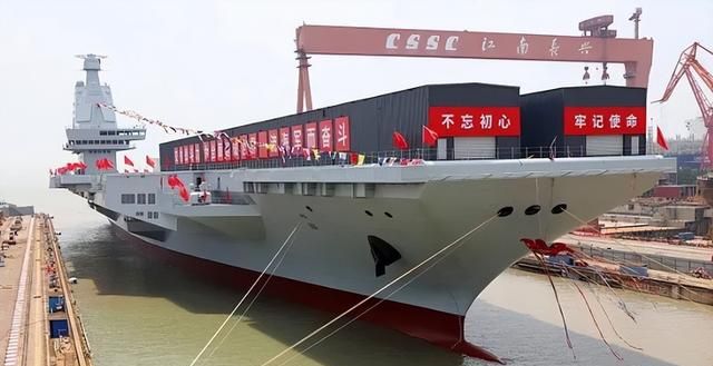 中国手握3艘航母，刚满足最低要求，更强大的还在后头