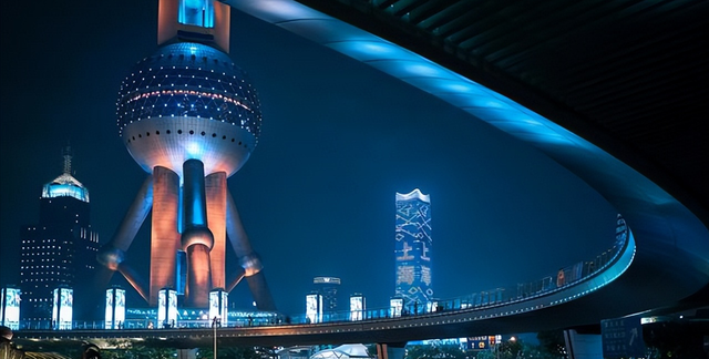 上海东方明珠多少层？把电视塔打造成5A级景区，如何做到长盛不衰
