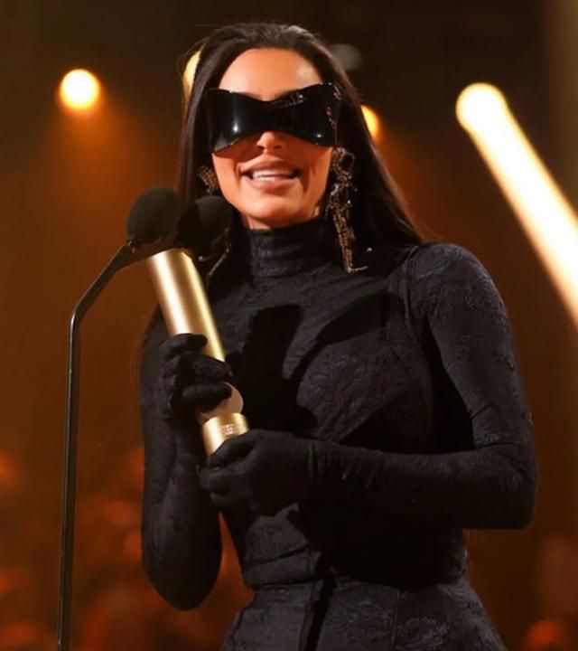 奥斯卡影后Halle Berry获得了人民选择奖偶像大奖