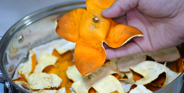 吃不完的橘子皮别扔了，放锅里蒸一蒸，3小时秒变陈皮，太实用了