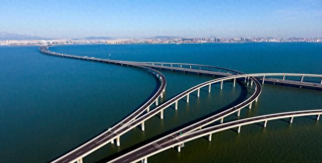 特大跨海大桥——青岛胶州湾大桥，工程总投资95.3亿元