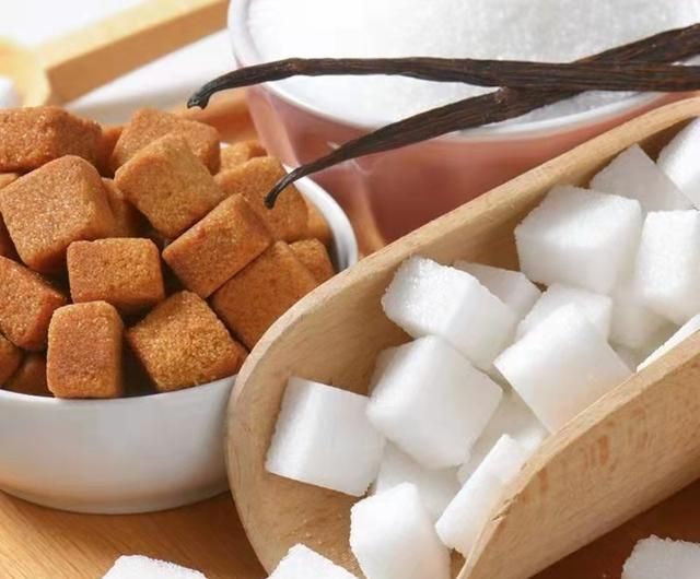 “红糖”的英语，是“red sugar”？那“白糖”又该怎么说？